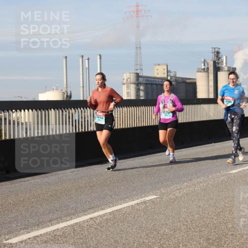 03.10.2025 - Köhlbrandbrückenlauf Lena Gebhardt http://msf.ph/oto/9080637 03.10.2025 10:03:54 Position 2 1263, 10, 3088, 1637 meine-sportfotos.de