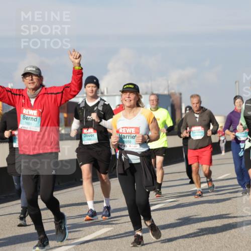 03.10.2025 - Köhlbrandbrückenlauf Jannik Wohlers http://msf.ph/oto/9080638 03.10.2025 10:02:01 Position 3 1651, 35, 1866, 1650, 1503 meine-sportfotos.de
