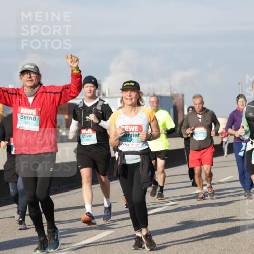 03.10.2025 - Köhlbrandbrückenlauf Jannik Wohlers http://msf.ph/oto/9080641 03.10.2025 10:02:01 Position 3 1651, 1866, 1650, 1503 meine-sportfotos.de