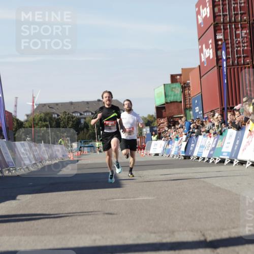 03.10.2025 - Köhlbrandbrückenlauf Jannik Wohlers http://msf.ph/oto/9080642 03.10.2025 12:50:05 Ziel 4035, 6086 meine-sportfotos.de