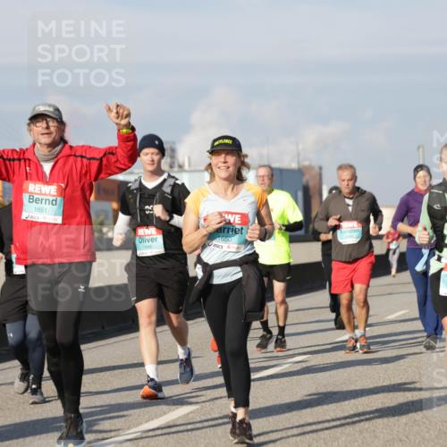 03.10.2025 - Köhlbrandbrückenlauf Jannik Wohlers http://msf.ph/oto/9080647 03.10.2025 10:02:01 Position 3 1651, 1650, 1866, 1503 meine-sportfotos.de