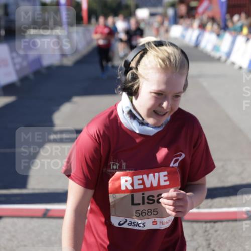 03.10.2025 - Köhlbrandbrückenlauf Jannik Wohlers http://msf.ph/oto/9080648 03.10.2025 13:17:50 Ziel 4410, 4645, 4679, 4829, 5129, 5168, 5339, 5685, 5731, 5732, 5917, 6153, 6331, 6435, 6485, 6704 meine-sportfotos.de
