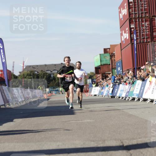 03.10.2025 - Köhlbrandbrückenlauf Jannik Wohlers http://msf.ph/oto/9080656 03.10.2025 12:50:05 Ziel 4035, 6086 meine-sportfotos.de