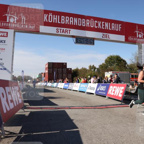 03.10.2025 - Köhlbrandbrückenlauf Lena Gebhardt http://msf.ph/oto/9080692 03.10.2025 13:46:06 Ziel 4572, 5327, 5748 meine-sportfotos.de