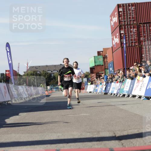03.10.2025 - Köhlbrandbrückenlauf Jannik Wohlers http://msf.ph/oto/9080693 03.10.2025 12:50:05 Ziel 4035, 6086 meine-sportfotos.de