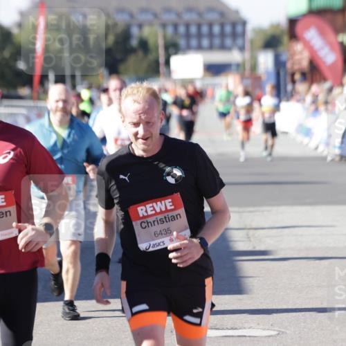 03.10.2025 - Köhlbrandbrückenlauf Jannik Wohlers http://msf.ph/oto/9080707 03.10.2025 13:17:54 Ziel 4333, 4366, 4410, 4679, 4829, 5129, 5168, 5685, 5731, 5732, 5917, 6153, 6331, 6435, 6485, 6704 meine-sportfotos.de