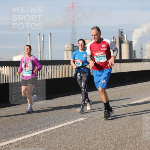 03.10.2025 - Köhlbrandbrückenlauf Lena Gebhardt http://msf.ph/oto/9080712 03.10.2025 10:03:56 Position 2 2637, 3088 meine-sportfotos.de