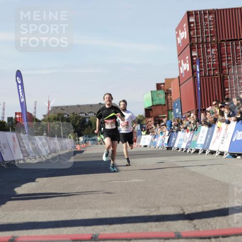 03.10.2025 - Köhlbrandbrückenlauf Jannik Wohlers http://msf.ph/oto/9080713 03.10.2025 12:50:05 Ziel 4035, 6086 meine-sportfotos.de