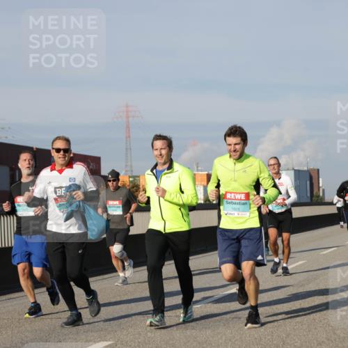 03.10.2025 - Köhlbrandbrückenlauf Jannik Wohlers http://msf.ph/oto/9080716 03.10.2025 09:54:16 Position 3 1660, 1601 meine-sportfotos.de