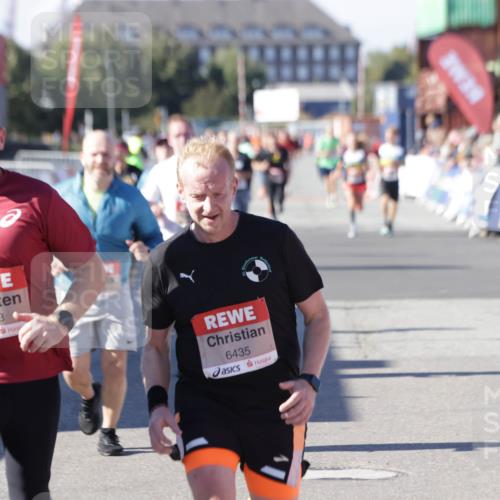 03.10.2025 - Köhlbrandbrückenlauf Jannik Wohlers http://msf.ph/oto/9080719 03.10.2025 13:17:54 Ziel 4333, 4366, 4410, 4679, 4829, 5129, 5168, 5685, 5731, 5732, 5917, 6153, 6331, 6435, 6485, 6704 meine-sportfotos.de
