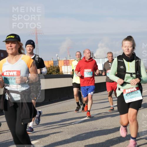 03.10.2025 - Köhlbrandbrückenlauf Jannik Wohlers http://msf.ph/oto/9080720 03.10.2025 10:02:03 Position 3 1810, 1850, 3172, 1503 meine-sportfotos.de