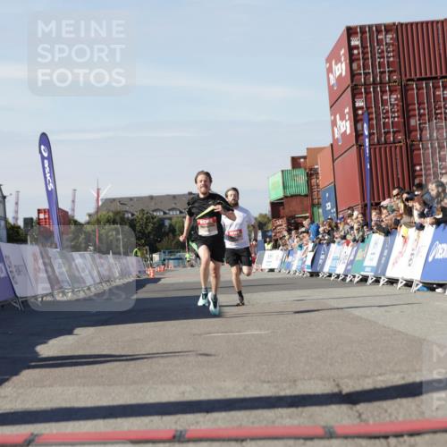 03.10.2025 - Köhlbrandbrückenlauf Jannik Wohlers http://msf.ph/oto/9080725 03.10.2025 12:50:05 Ziel 4035, 6086 meine-sportfotos.de