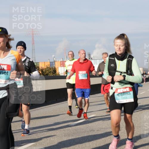 03.10.2025 - Köhlbrandbrückenlauf Jannik Wohlers http://msf.ph/oto/9080729 03.10.2025 10:02:03 Position 3 1810, 1650, 866, 3172, 1503 meine-sportfotos.de