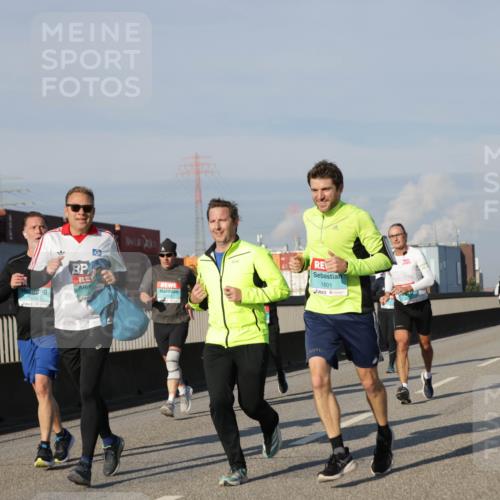 03.10.2025 - Köhlbrandbrückenlauf Jannik Wohlers http://msf.ph/oto/9080731 03.10.2025 09:54:16 Position 3 12437, 1601 meine-sportfotos.de
