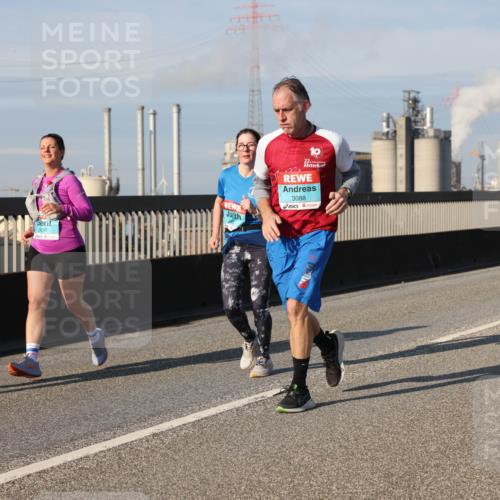03.10.2025 - Köhlbrandbrückenlauf Lena Gebhardt http://msf.ph/oto/9080733 03.10.2025 10:03:56 Position 2 2837, 3088 meine-sportfotos.de