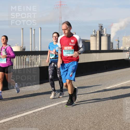 03.10.2025 - Köhlbrandbrückenlauf Lena Gebhardt http://msf.ph/oto/9080737 03.10.2025 10:03:56 Position 2 2637, 3088 meine-sportfotos.de