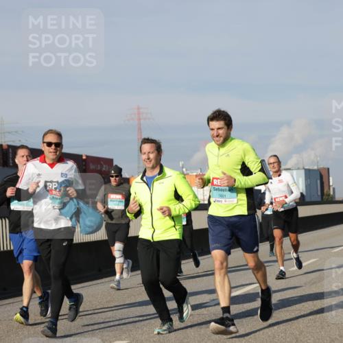 03.10.2025 - Köhlbrandbrückenlauf Jannik Wohlers http://msf.ph/oto/9080738 03.10.2025 09:54:16 Position 3 1660, 1601, 1243 meine-sportfotos.de