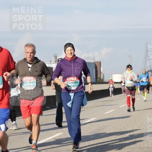03.10.2025 - Köhlbrandbrückenlauf Jannik Wohlers http://msf.ph/oto/9080749 03.10.2025 10:02:04 Position 3 1731, 3172, 2886, 2885 meine-sportfotos.de