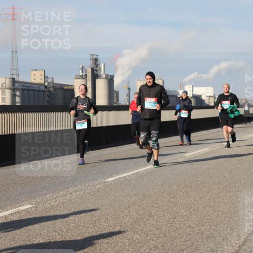 03.10.2025 - Köhlbrandbrückenlauf Lena Gebhardt http://msf.ph/oto/9080764 03.10.2025 10:03:58 Position 2  meine-sportfotos.de
