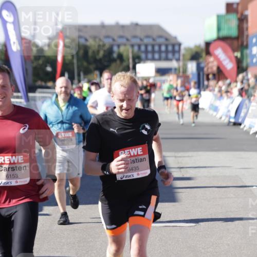 03.10.2025 - Köhlbrandbrückenlauf Jannik Wohlers http://msf.ph/oto/9080770 03.10.2025 13:17:55 Ziel 4333, 4366, 4679, 4682, 4829, 5129, 5168, 5685, 5731, 5732, 5917, 6153, 6435, 6485, 6704 meine-sportfotos.de