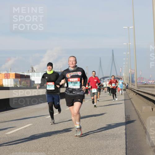 03.10.2025 - Köhlbrandbrückenlauf Jannik Wohlers http://msf.ph/oto/9080784 03.10.2025 09:54:19 Position 3 3410, 3006 meine-sportfotos.de