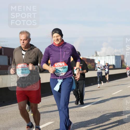 03.10.2025 - Köhlbrandbrückenlauf Jannik Wohlers http://msf.ph/oto/9080789 03.10.2025 10:02:06 Position 3 2886, 2885 meine-sportfotos.de
