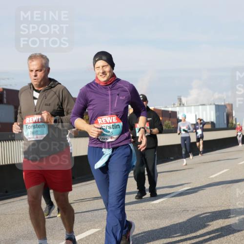 03.10.2025 - Köhlbrandbrückenlauf Jannik Wohlers http://msf.ph/oto/9080793 03.10.2025 10:02:06 Position 3 2886, 2885 meine-sportfotos.de