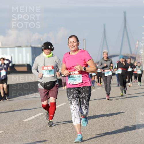 03.10.2025 - Köhlbrandbrückenlauf Jannik Wohlers http://msf.ph/oto/9080806 03.10.2025 10:02:08 Position 3 1692, 3239 meine-sportfotos.de