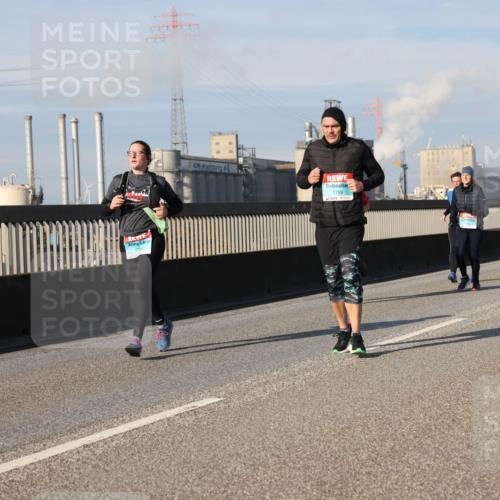 03.10.2025 - Köhlbrandbrückenlauf Lena Gebhardt http://msf.ph/oto/9080809 03.10.2025 10:03:59 Position 2 1759 meine-sportfotos.de