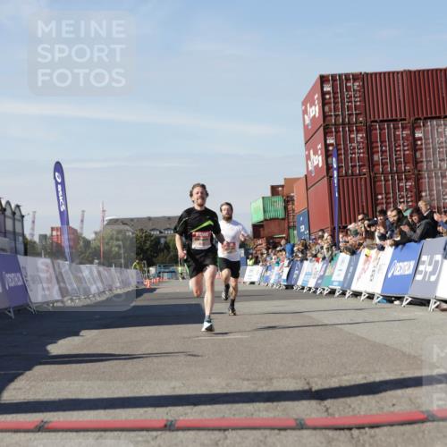 03.10.2025 - Köhlbrandbrückenlauf Jannik Wohlers http://msf.ph/oto/9080813 03.10.2025 12:50:05 Ziel 4035, 6086 meine-sportfotos.de