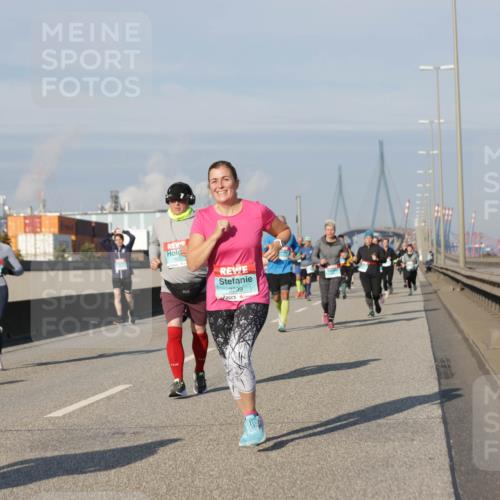 03.10.2025 - Köhlbrandbrückenlauf Jannik Wohlers http://msf.ph/oto/9080815 03.10.2025 10:02:09 Position 3 1692, 3239 meine-sportfotos.de