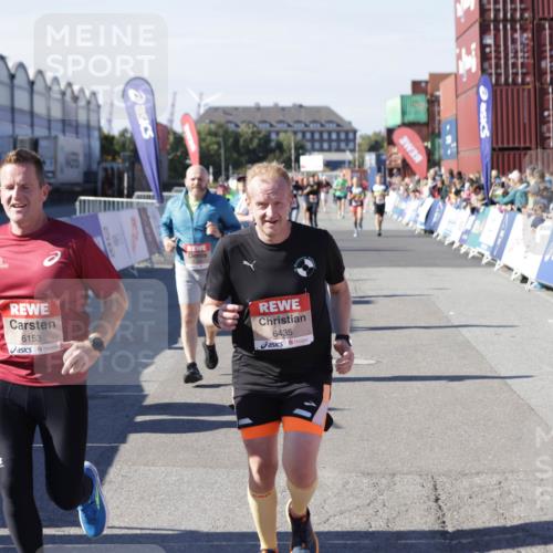 03.10.2025 - Köhlbrandbrückenlauf Jannik Wohlers http://msf.ph/oto/9080820 03.10.2025 13:17:55 Ziel 4333, 4366, 4679, 4682, 4829, 5129, 5168, 5685, 5731, 5732, 5917, 6153, 6435, 6485, 6704 meine-sportfotos.de