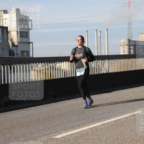 03.10.2025 - Köhlbrandbrückenlauf Lena Gebhardt http://msf.ph/oto/9080828 03.10.2025 10:03:59 Position 2 1759 meine-sportfotos.de