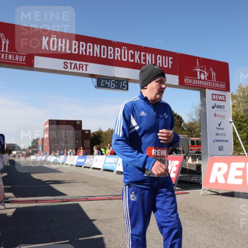 03.10.2025 - Köhlbrandbrückenlauf Lena Gebhardt http://msf.ph/oto/9080830 03.10.2025 13:46:16 Ziel 5748 meine-sportfotos.de