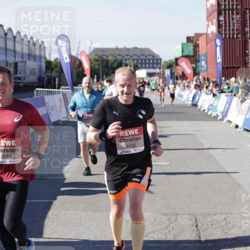 03.10.2025 - Köhlbrandbrückenlauf Jannik Wohlers http://msf.ph/oto/9080834 03.10.2025 13:17:55 Ziel 4333, 4366, 4679, 4682, 4829, 5129, 5168, 5685, 5731, 5732, 5917, 6153, 6435, 6485, 6704 meine-sportfotos.de