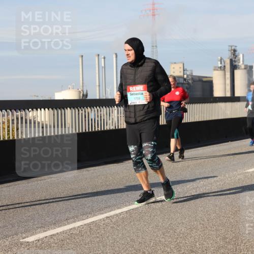 03.10.2025 - Köhlbrandbrückenlauf Lena Gebhardt http://msf.ph/oto/9080842 03.10.2025 10:04:00 Position 2 200, 1759, 2873 meine-sportfotos.de