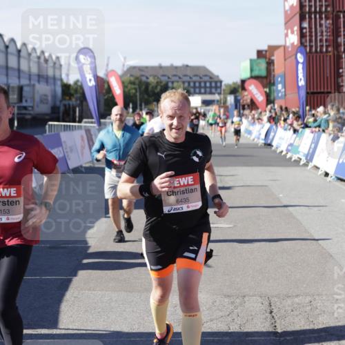 03.10.2025 - Köhlbrandbrückenlauf Jannik Wohlers http://msf.ph/oto/9080851 03.10.2025 13:17:55 Ziel 4333, 4366, 4679, 4682, 4829, 5129, 5168, 5685, 5731, 5732, 5917, 6153, 6435, 6485, 6704 meine-sportfotos.de