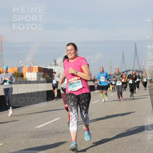 03.10.2025 - Köhlbrandbrückenlauf Jannik Wohlers http://msf.ph/oto/9080857 03.10.2025 10:02:09 Position 3 3239 meine-sportfotos.de