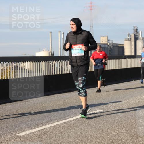 03.10.2025 - Köhlbrandbrückenlauf Lena Gebhardt http://msf.ph/oto/9080859 03.10.2025 10:04:00 Position 2 2031, 1759 meine-sportfotos.de
