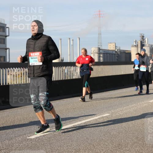 03.10.2025 - Köhlbrandbrückenlauf Lena Gebhardt http://msf.ph/oto/9080870 03.10.2025 10:04:01 Position 2 1759 meine-sportfotos.de