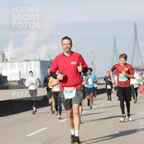 03.10.2025 - Köhlbrandbrückenlauf Jannik Wohlers http://msf.ph/oto/9080879 03.10.2025 09:54:22 Position 3 1375, 3738 meine-sportfotos.de
