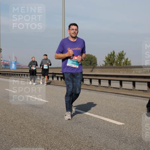 03.10.2025 - Köhlbrandbrückenlauf Fabian Wolf http://msf.ph/oto/9080881 03.10.2025 10:17:42 Position 3 3, 2988 meine-sportfotos.de
