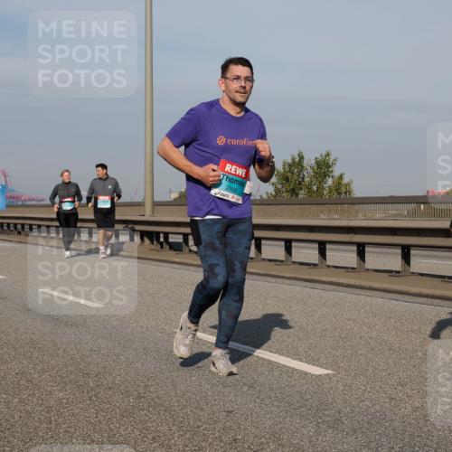 03.10.2025 - Köhlbrandbrückenlauf Fabian Wolf http://msf.ph/oto/9080904 03.10.2025 10:17:42 Position 3 3, 2988 meine-sportfotos.de