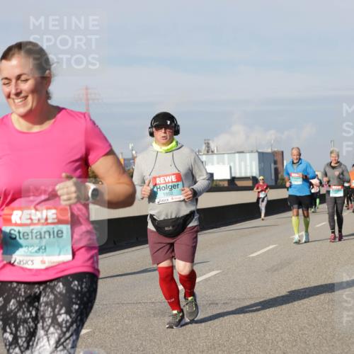 03.10.2025 - Köhlbrandbrückenlauf Jannik Wohlers http://msf.ph/oto/9080908 03.10.2025 10:02:10 Position 3 3239, 1692 meine-sportfotos.de