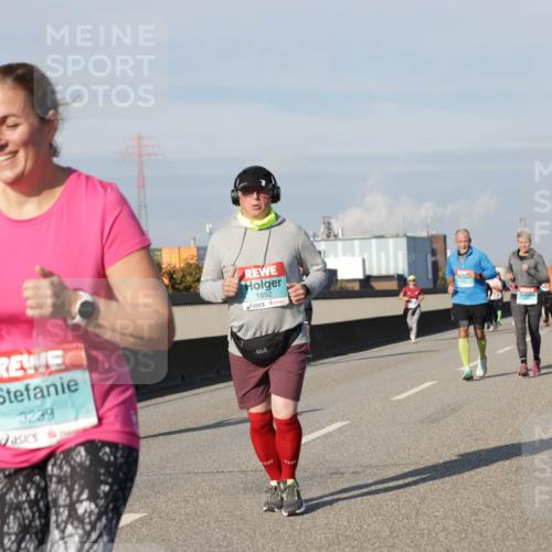 03.10.2025 - Köhlbrandbrückenlauf Jannik Wohlers http://msf.ph/oto/9080918 03.10.2025 10:02:10 Position 3 3239, 1692 meine-sportfotos.de