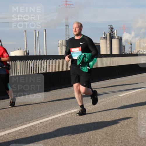 03.10.2025 - Köhlbrandbrückenlauf Lena Gebhardt http://msf.ph/oto/9080931 03.10.2025 10:04:02 Position 2  meine-sportfotos.de