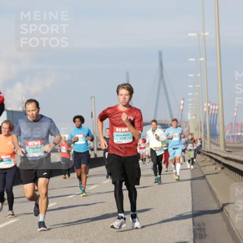 03.10.2025 - Köhlbrandbrückenlauf Jannik Wohlers http://msf.ph/oto/9080935 03.10.2025 09:54:24 Position 3 3738, 137, 2026 meine-sportfotos.de