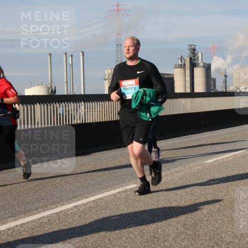 03.10.2025 - Köhlbrandbrückenlauf Lena Gebhardt http://msf.ph/oto/9080939 03.10.2025 10:04:02 Position 2 2873, 111111 meine-sportfotos.de