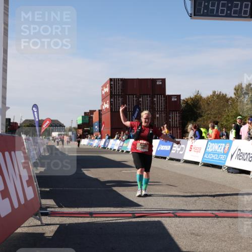 03.10.2025 - Köhlbrandbrückenlauf Lena Gebhardt http://msf.ph/oto/9080942 03.10.2025 13:46:29 Ziel 5900 meine-sportfotos.de