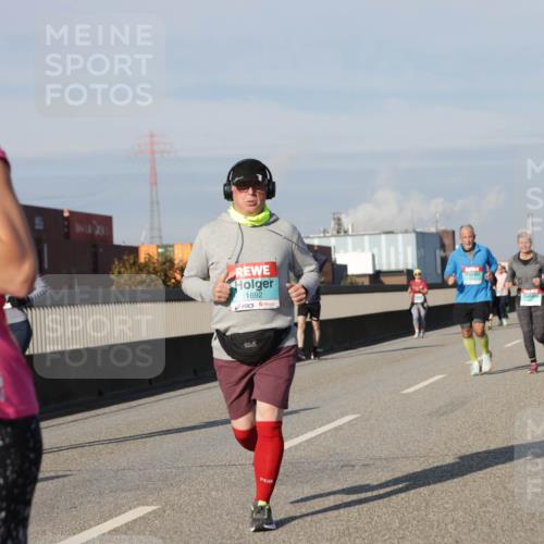 03.10.2025 - Köhlbrandbrückenlauf Jannik Wohlers http://msf.ph/oto/9080946 03.10.2025 10:02:10 Position 3 1692 meine-sportfotos.de